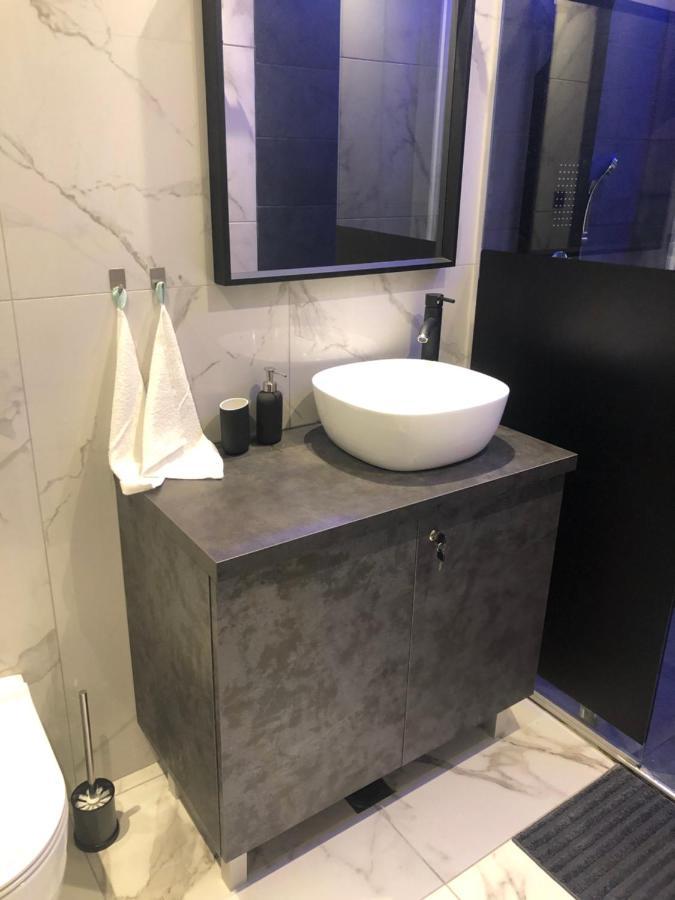 District 01-Luxury Urban Lofts Apartment Tesalonika Bagian luar foto